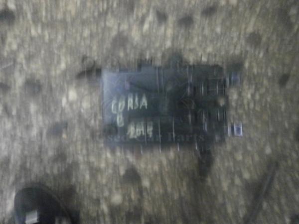  ()  Opel CORSA E 