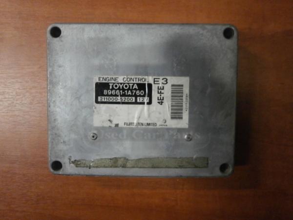     Toyota Corolla Berlina 97-04 (10) 