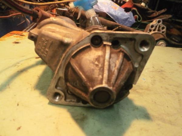    Mitsubishi Carisma Ber. 4 porte 00> D6RA76 