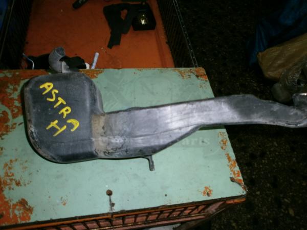      Opel Astra H 3D 04-08 