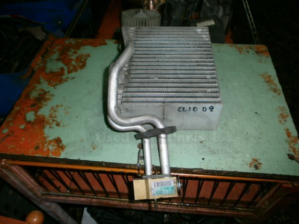    A C  Renault Clio 01-05 