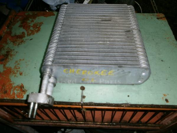    A C  Chrysler - Jeep Cherokee 01-05 