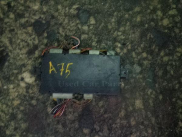   60554140  Alfa Romeo Alfa Romeo 75 89- (V53) 