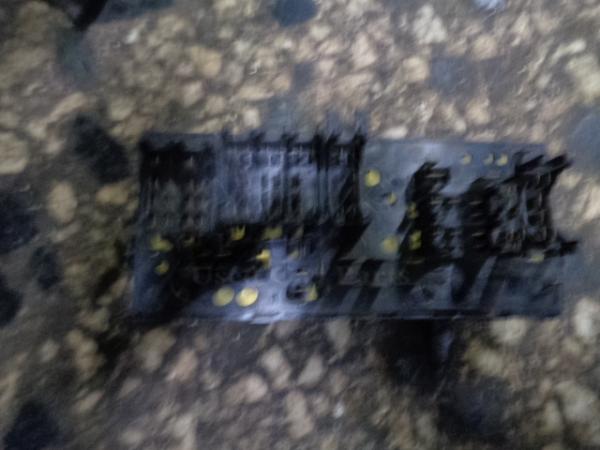   161004003001  Alfa Romeo Alfa Romeo 75 89- (5) 